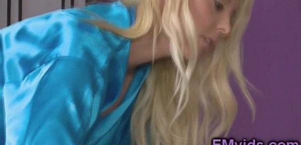  Gorgeous blonde Courtney Taylor pussylicking
